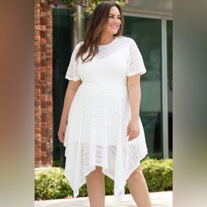Plus Size Round Neck Short Sleeve Lace Trim Dress